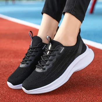Leisure Sports Дамски обувки за бягане Пролет Нова дебела подметка Лека пешеходна пътека Удобни фитнес спортни обувки Тенис за жени