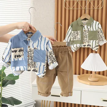 Пролет Есен 2023 Деца Момче 2PCS дрехи комплект раирани снаждания печат риза товарни панталони бебе бебе момче костюм малко дете момче екипировки